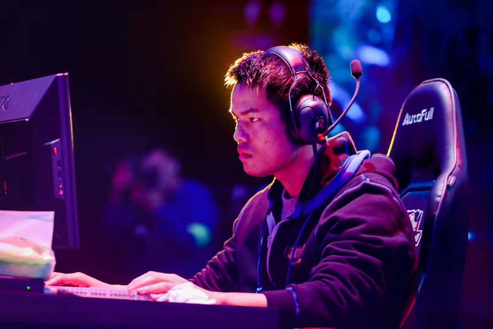 这些手套可 这些手套可